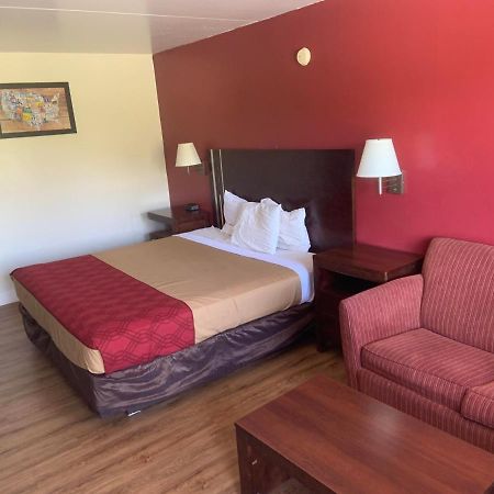 King'S Inn Motel Рединг Екстериор снимка